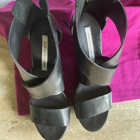 Diane Von Furstenberg DVF Opal Wedge Sandals Leather Criss Cross Size 7.5 - Picture 8 of 12